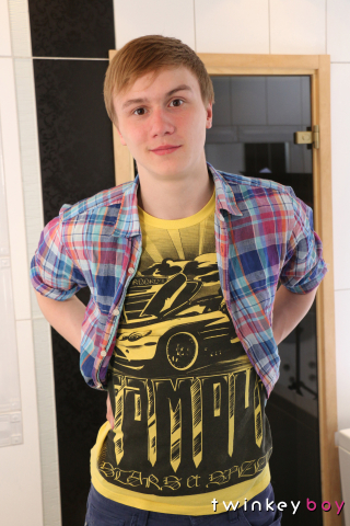 Shower Boy Kasper Cums